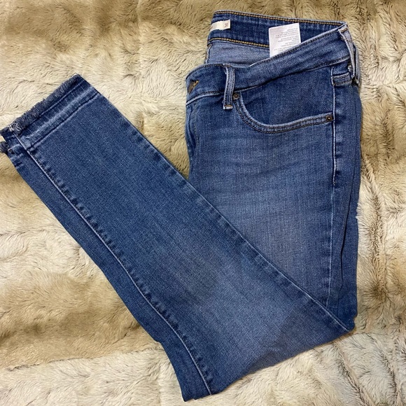 Levi’s 711 Skinny Distressed Jeans Size 31 EUC - Picture 4 of 8